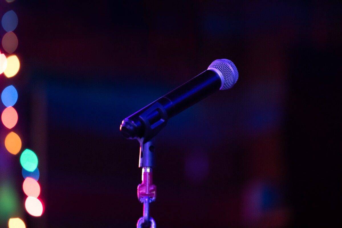 Microphone-3916442 1280
